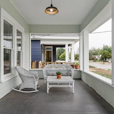 Restored 1930S Uptown Bungalow 2 Min. To Magnolia Waco Extérieur photo