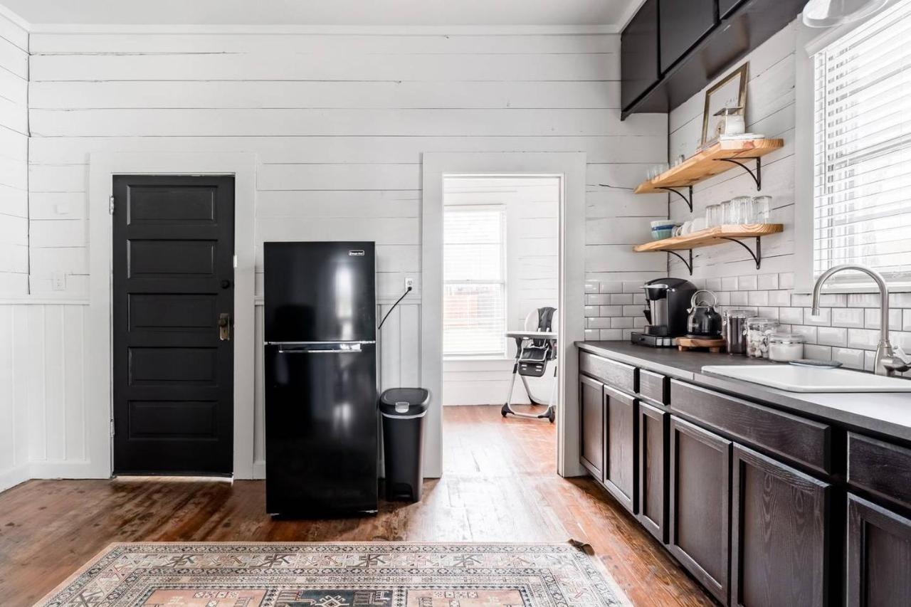 Restored 1930S Uptown Bungalow 2 Min. To Magnolia Waco Extérieur photo