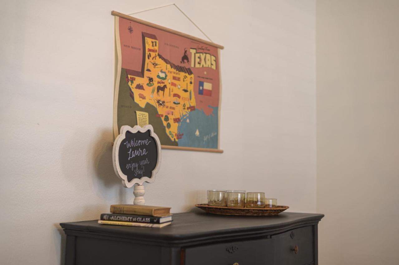 Restored 1930S Uptown Bungalow 2 Min. To Magnolia Waco Extérieur photo