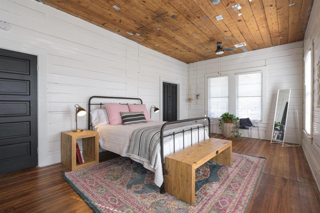 Restored 1930S Uptown Bungalow 2 Min. To Magnolia Waco Extérieur photo