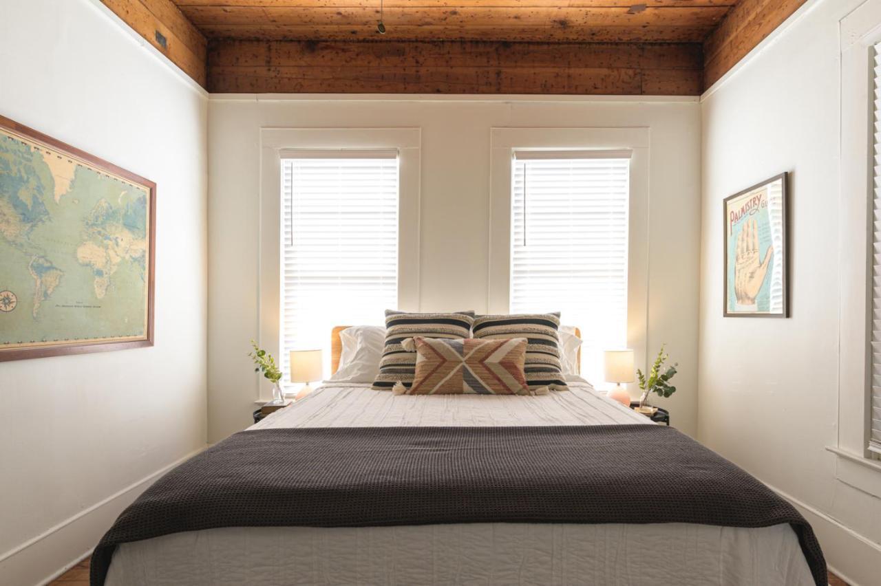 Restored 1930S Uptown Bungalow 2 Min. To Magnolia Waco Extérieur photo
