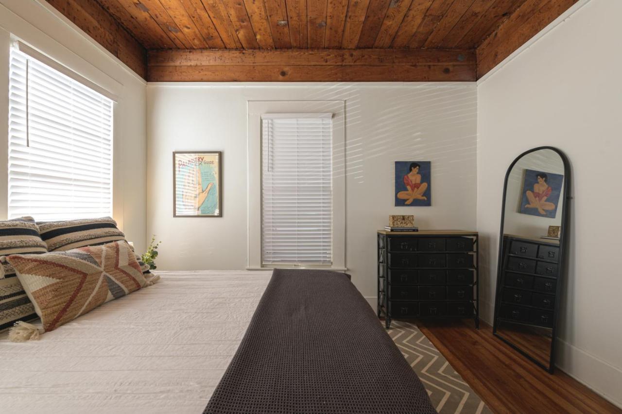Restored 1930S Uptown Bungalow 2 Min. To Magnolia Waco Extérieur photo